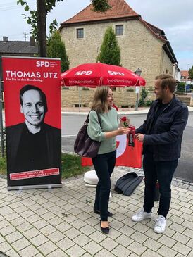 Thomas Utz am SPD-Wahlinfostand